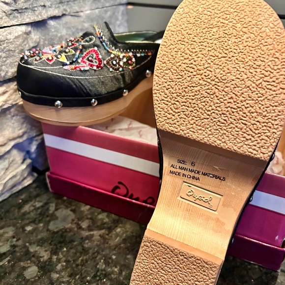 SATIN Clogs - Picture 2 of 4